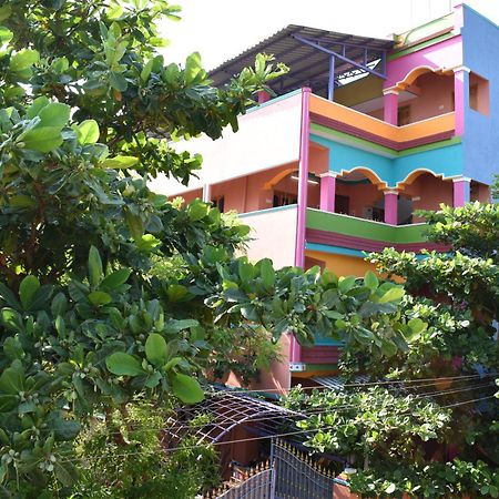 Rainbow Guest House Tiruvannamalai Bagian luar foto