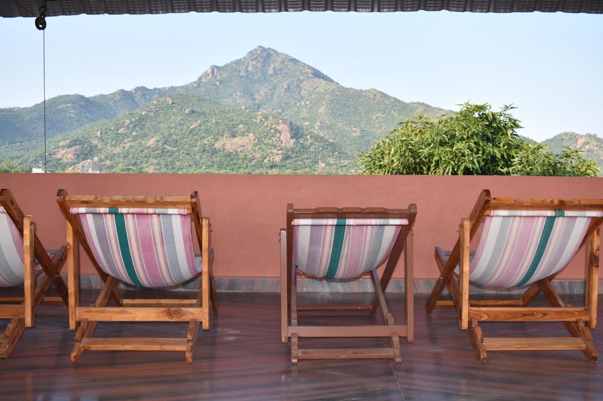 Rainbow Guest House Tiruvannamalai Bagian luar foto