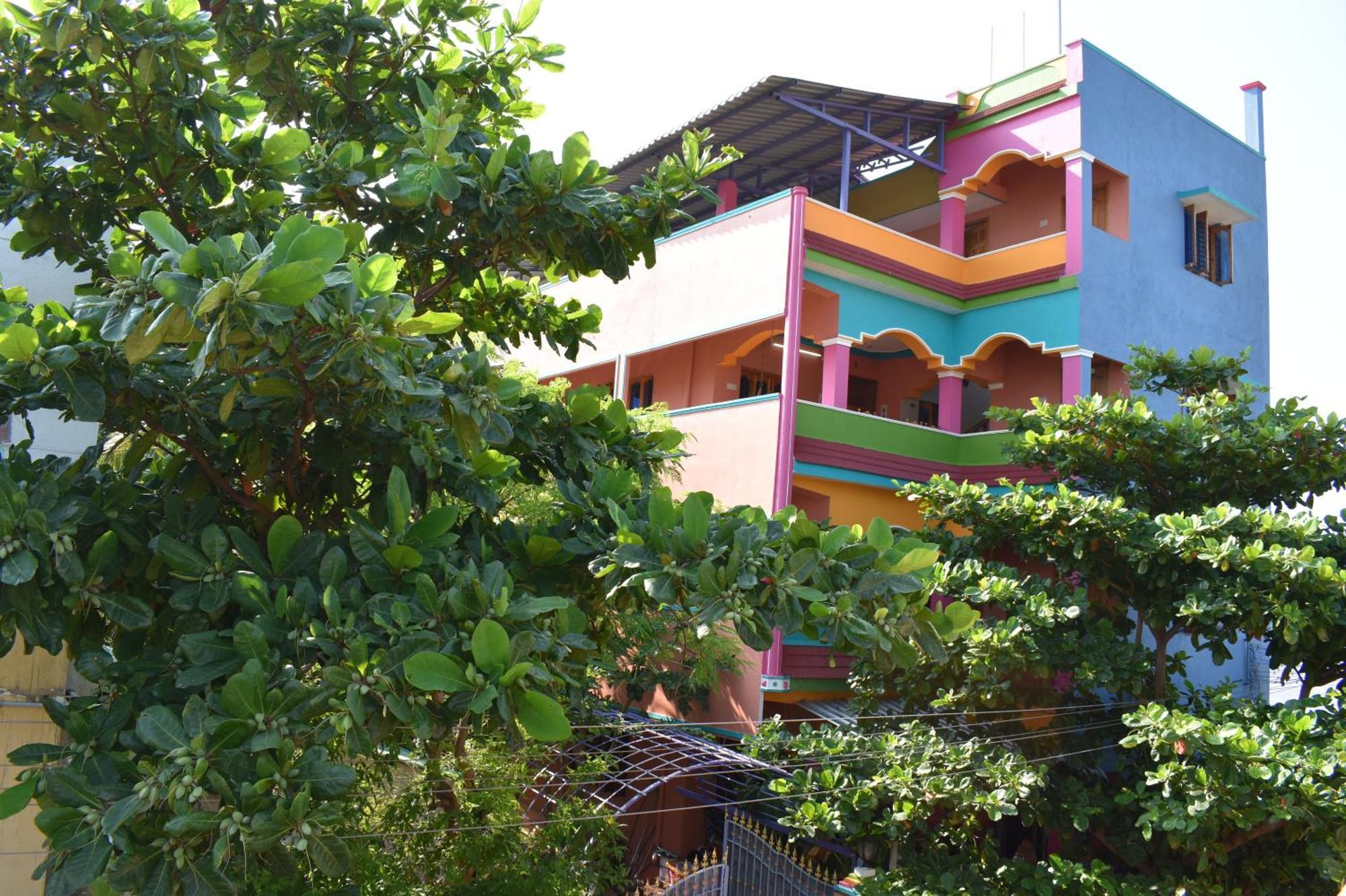 Rainbow Guest House Tiruvannamalai Bagian luar foto