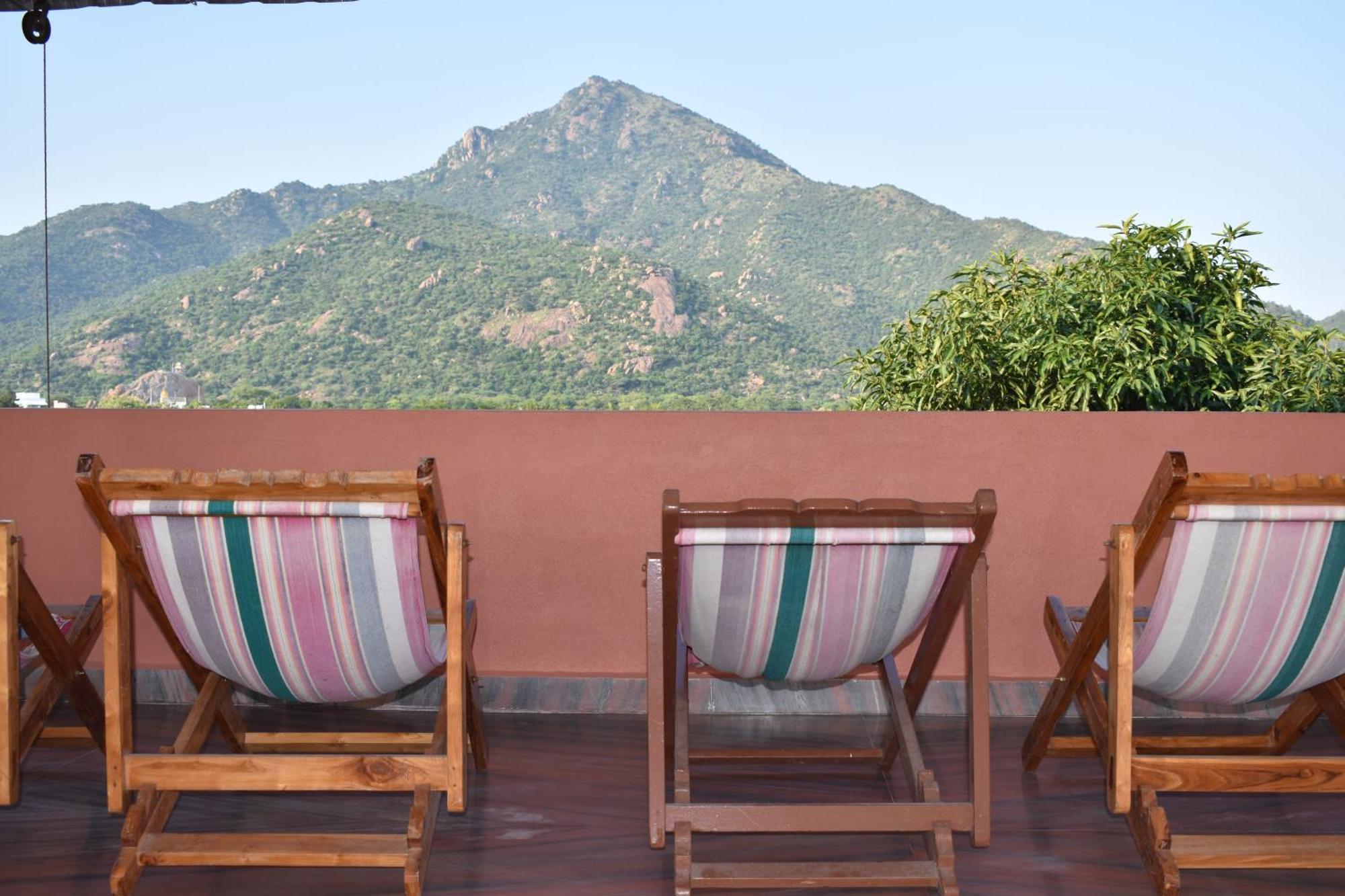 Rainbow Guest House Tiruvannamalai Bagian luar foto
