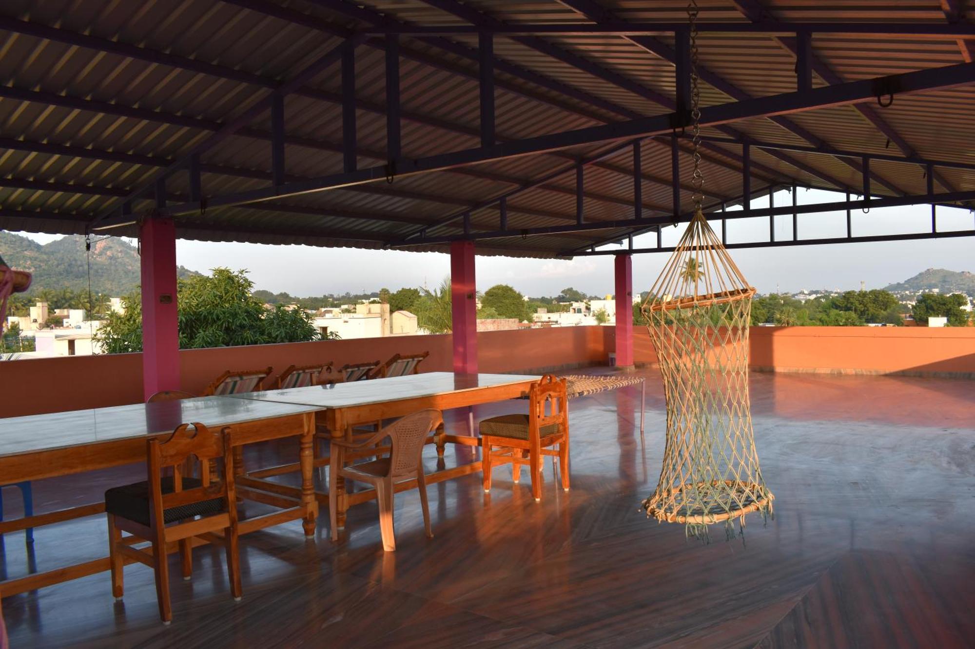 Rainbow Guest House Tiruvannamalai Bagian luar foto