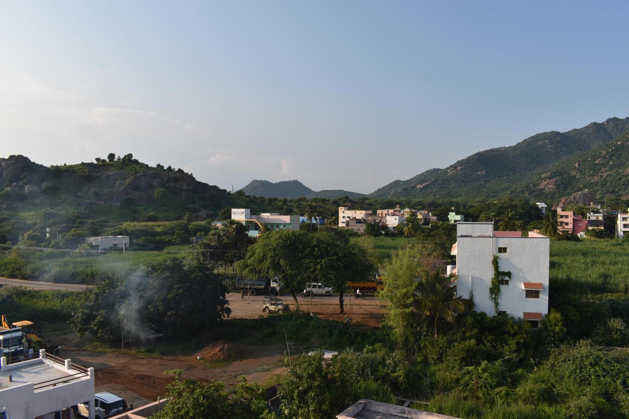 Rainbow Guest House Tiruvannamalai Bagian luar foto